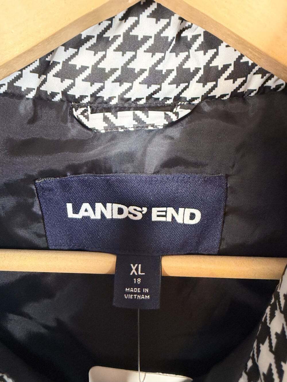 Land's End 600 Fill Down Vest Size XL Houndstooth Outdoor Hiking Fall Winter - Picture 3 of 10